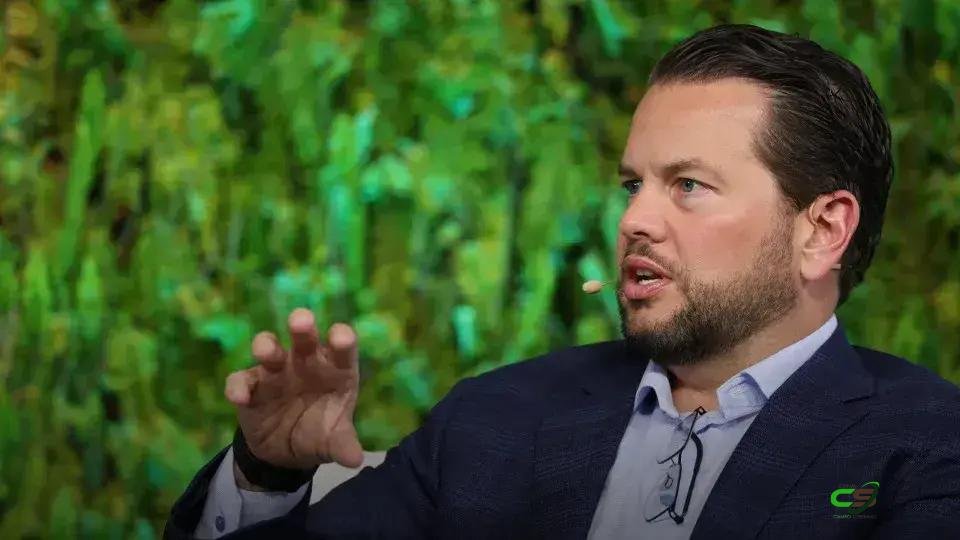 CEO do Pinterest pede proibição de menores de 16 anos nas redes sociais 1 CEO do Pinterest pede proibição de menores de 16 anos nas redes sociais