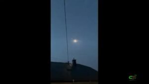 Meteorito atinge telhado em Coblença e é confundido com míssil