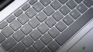 Por que as teclas F e J têm saliências no teclado? Entenda a função